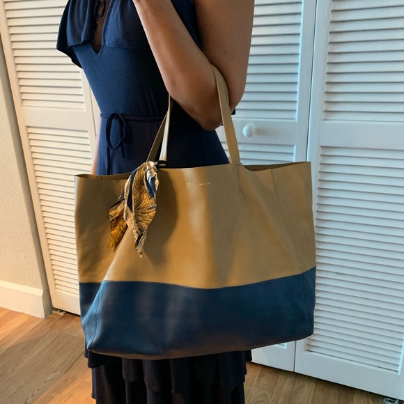 Celine Horizontal Bi-color Cabas - Picture 7 of 13